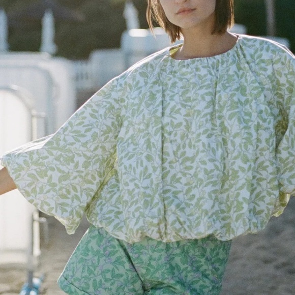 Coco Shop Gathered Top in Light Green Limes Size Small - Picture 1 of 6